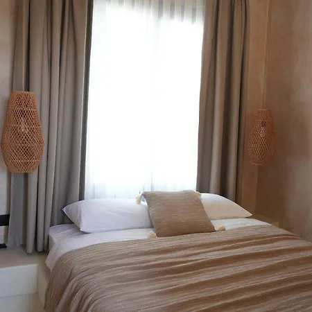 Noi Hotel